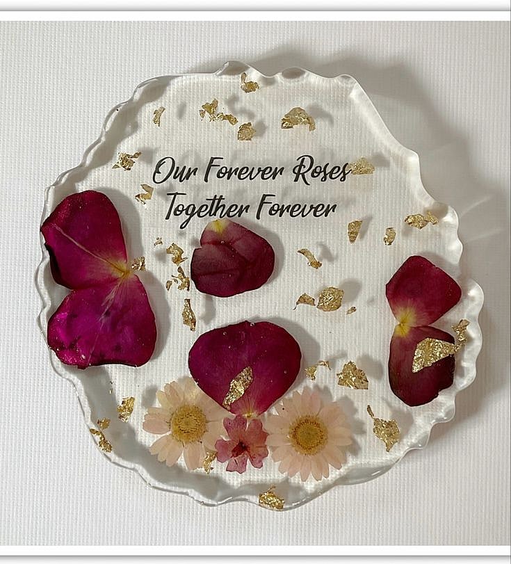 Flowers in resin