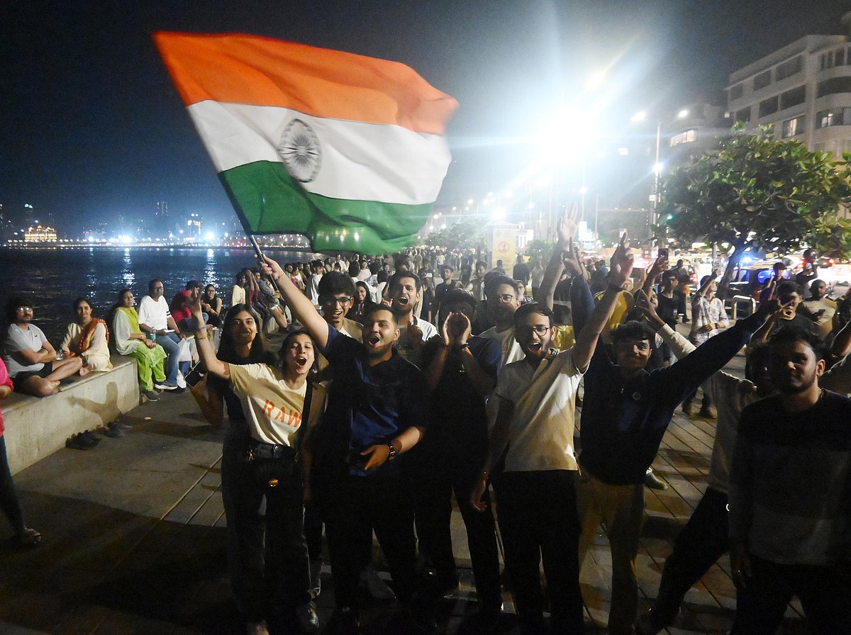 Youngsters celebrate India's win at Marine Drive, Mumbai