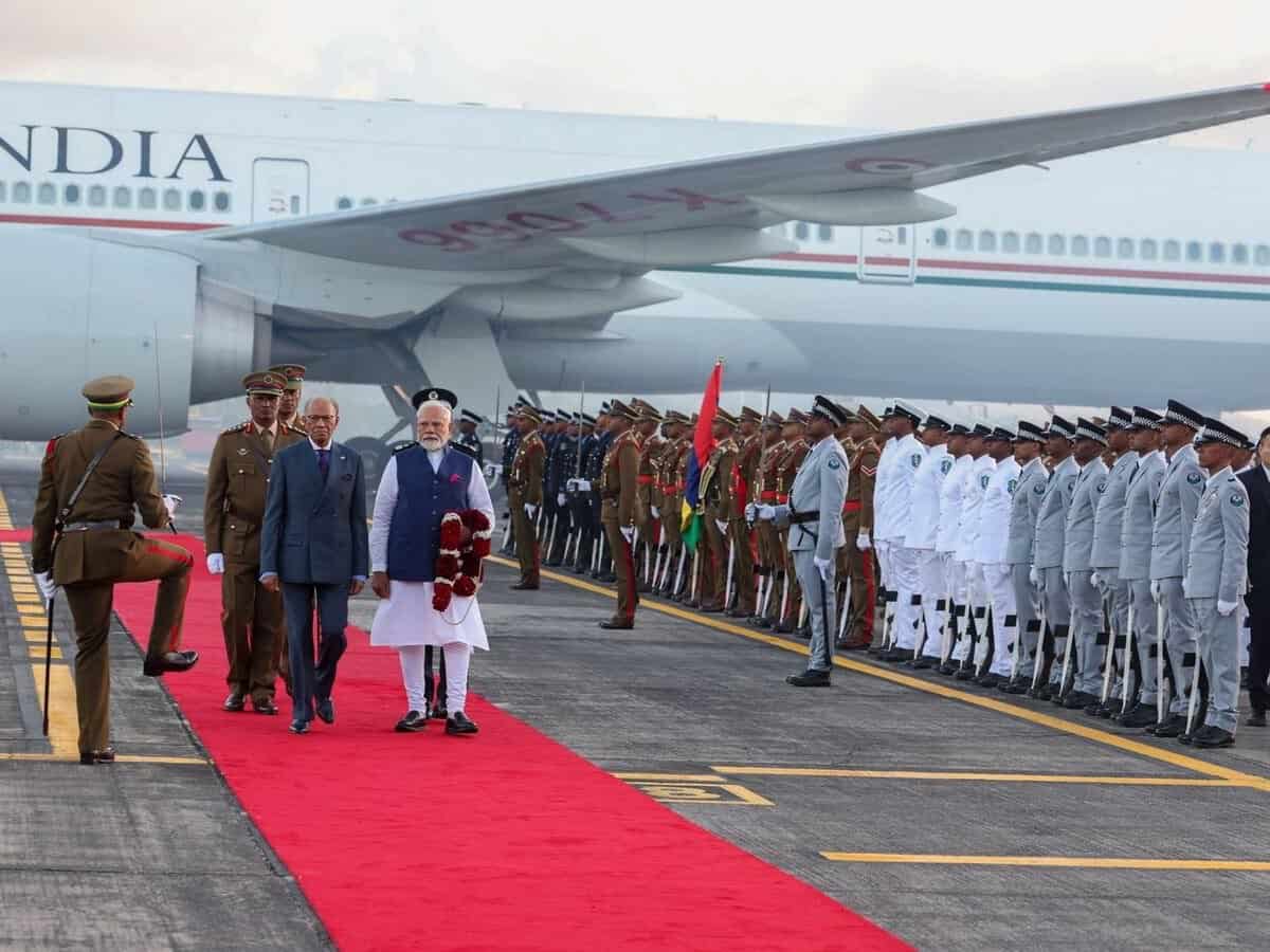 PM Modi arrives in Mauritius