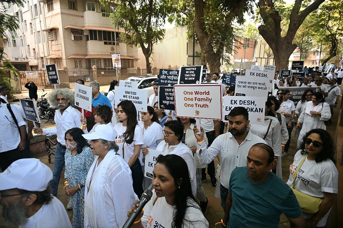Citizens held walks and candlelight marches on Saturday and Sunday across Mumbai to condemn the killings of tourists by terrorists on April 22.