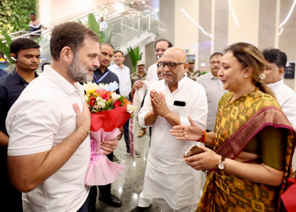Rahul Gandhi arrives in Lucknow