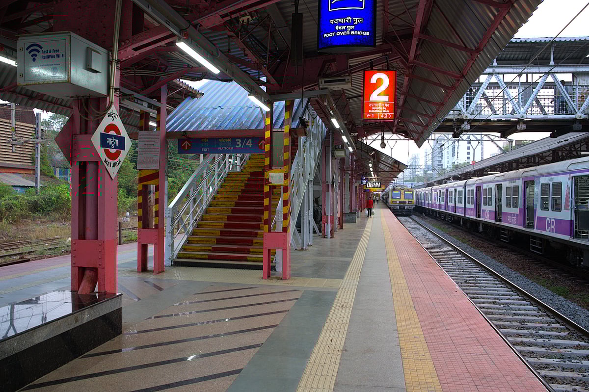 Matunga Station 