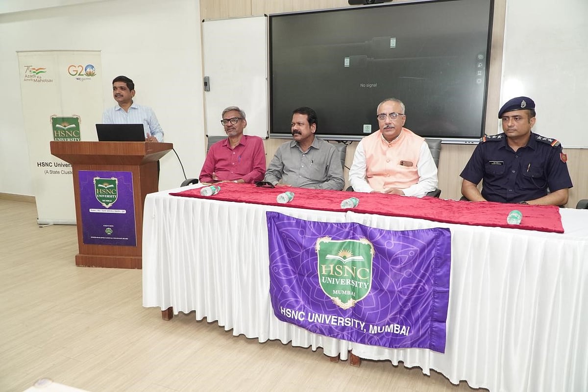 Prof. Satish Kolte, A/g Director, NSS, HSNC University during the inaugural ceremony for the Disaster Preparedness workshop