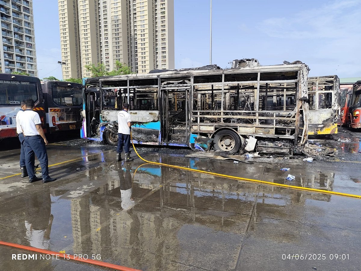Massive Fire Erupts At NMMT’s Ghansoli Depot Guts 4 Buses