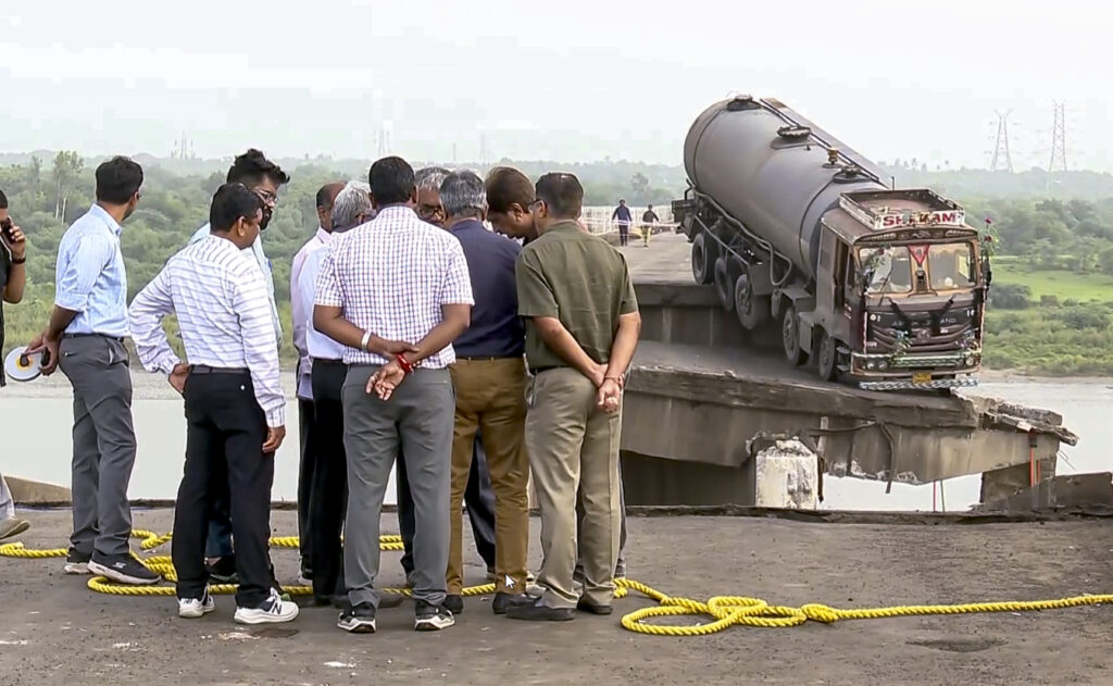 Officials inspect Bridge collapse site in Vadodara