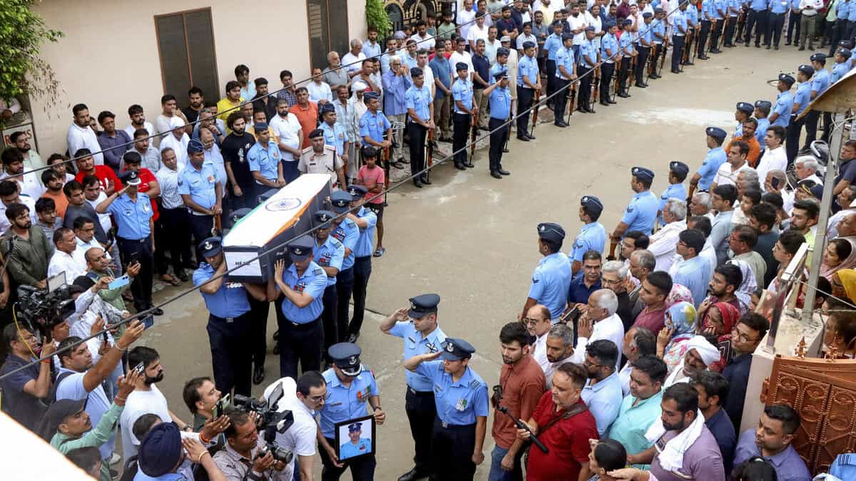 Rajathan IAF plane crash: Funeral of Sqn Ldr Lokender in Rohtak