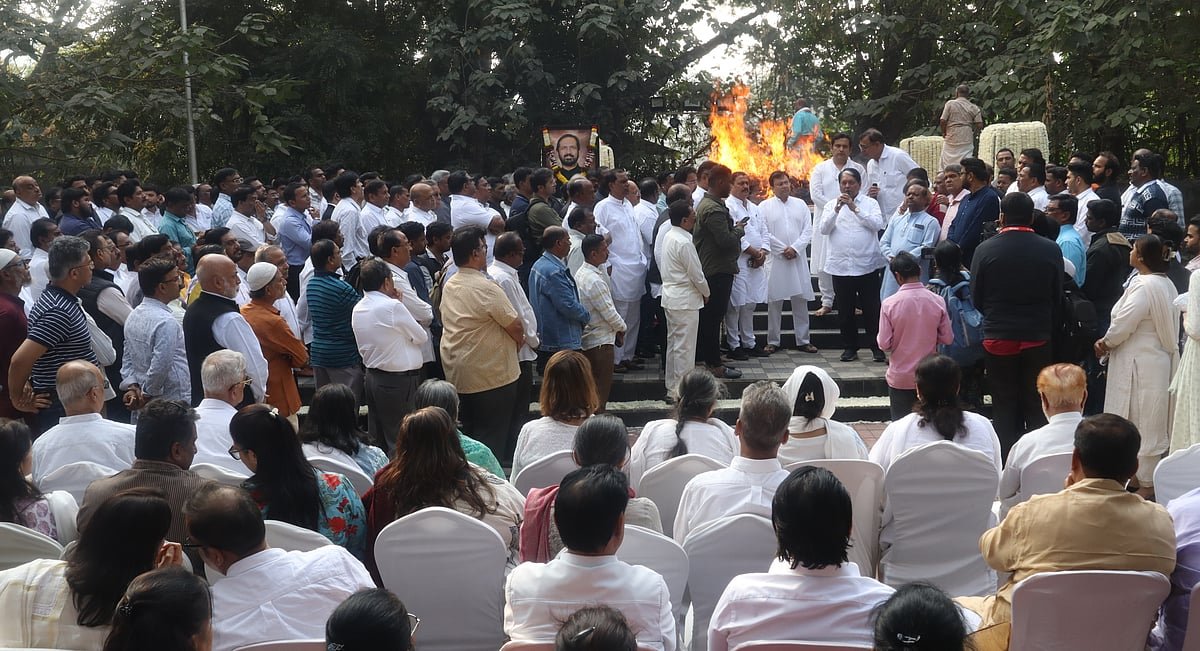 Pune: Former Union Minister Suresh Kalmadi's Last Rites Performed At Vaikunth Crematorium - PHOTOS