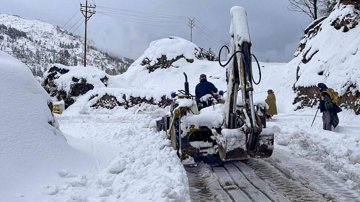 Weather: Snowfall in J-K