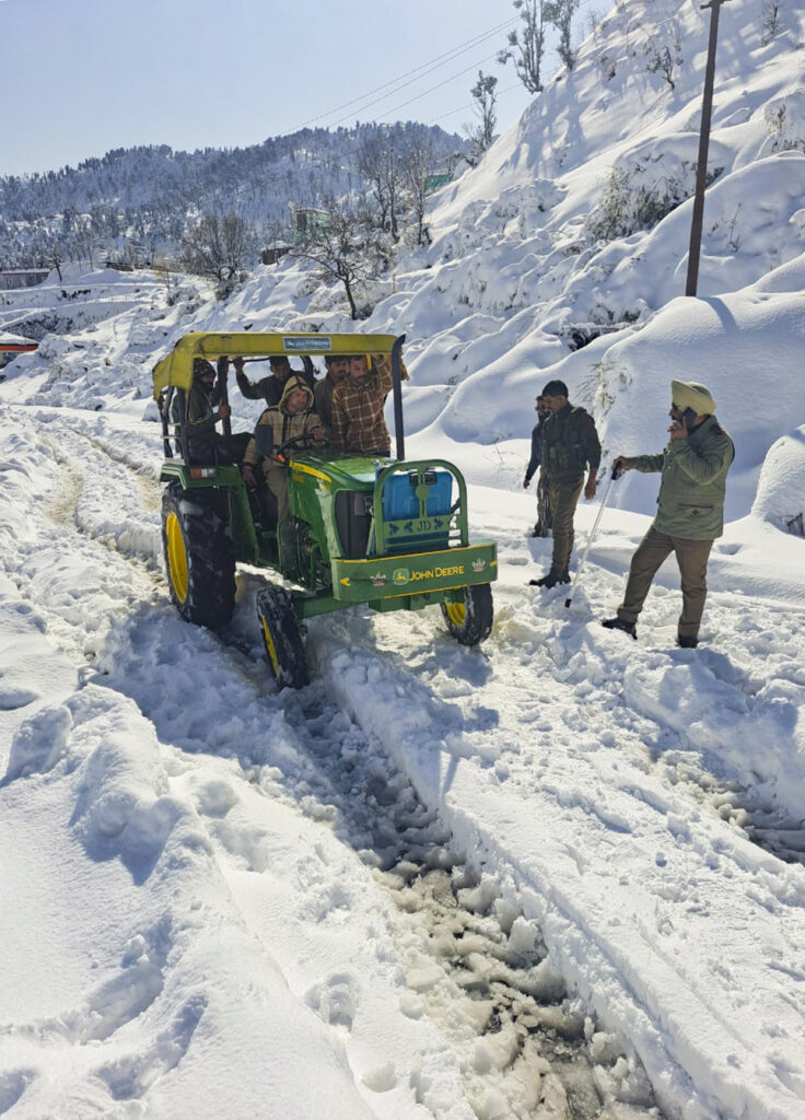 Weather: Snowfall in J-K
