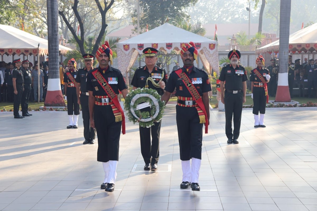 Southern Command Commemorates 54th Vijay Diwas with Wreath-Laying Ceremony and Ultra Marathon Flag In