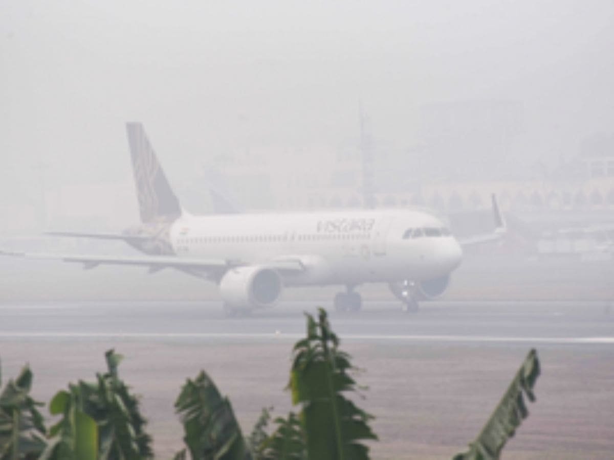 Over 400 flights delayed at Delhi airport due to bad weather