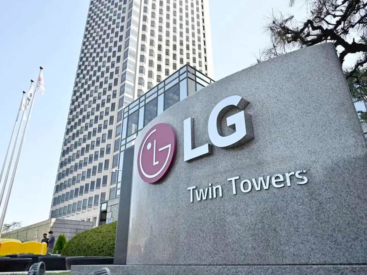 LG Electronics’ operating profit drops in Q4