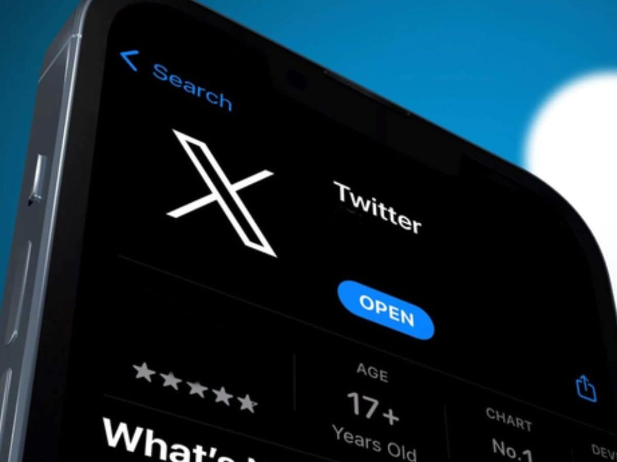 X users report a series of outages