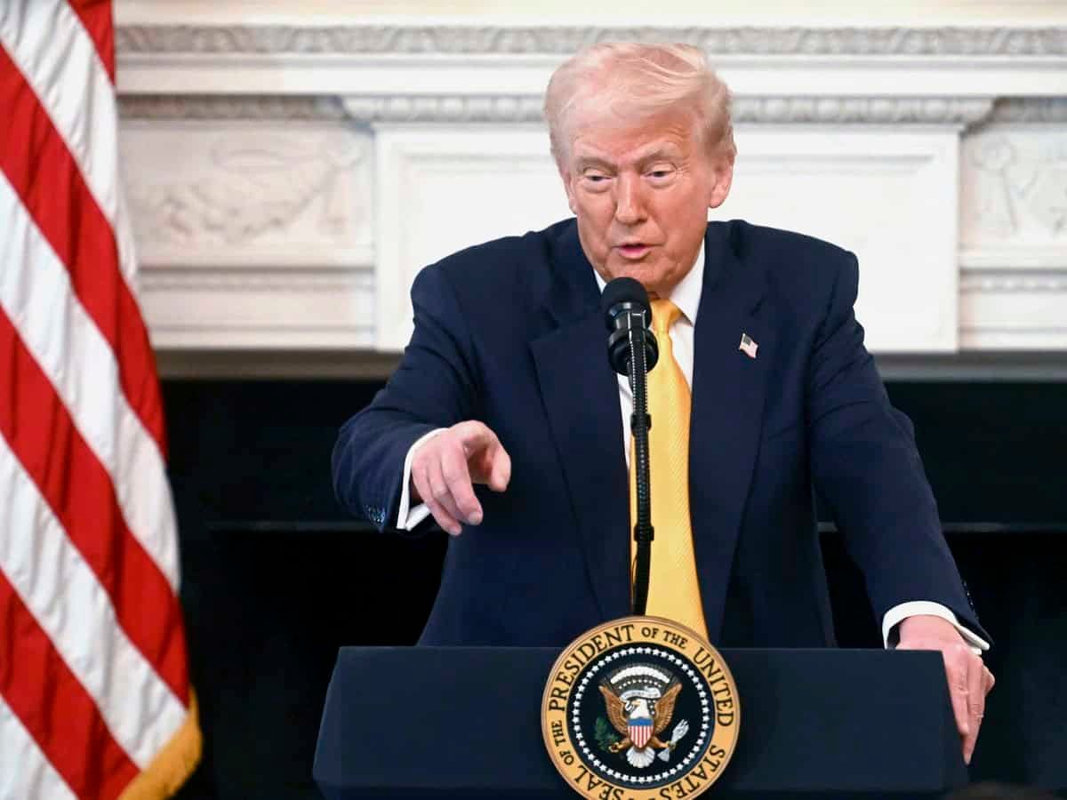 Seoul shares finish lower amid Trump’s tariff determination
