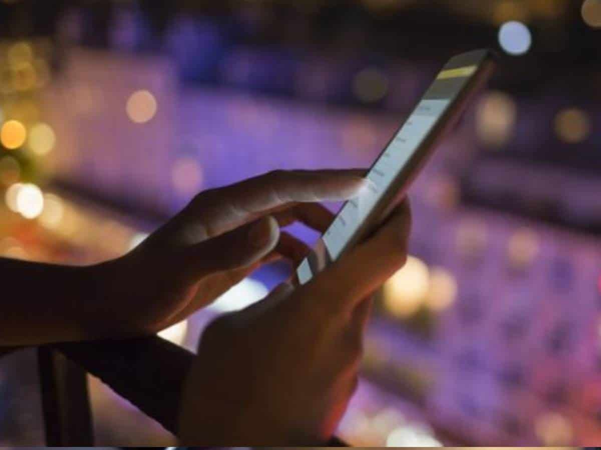 Smartphone sales up 3 pc globally in Q1, average selling price grows 1 pc