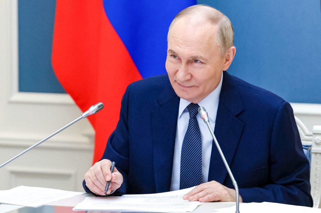 Putin ‘is preparing for more war,’ GOP senator warns after meeting with Zelenskyy and Macron