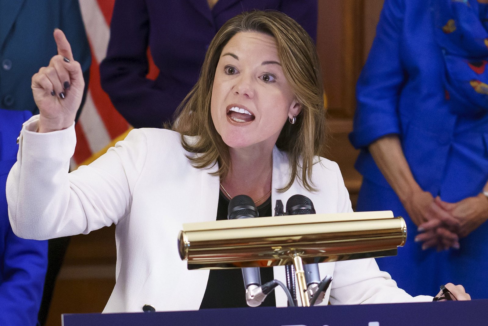 Rep. Angie Craig pushes for military pay during government shutdown