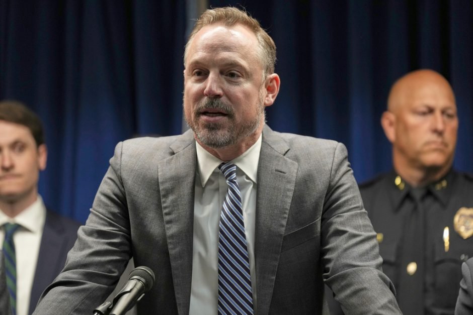 Thompson, colleague resignations cast scrutiny on Justice Department’s probe into Renee Good’s death