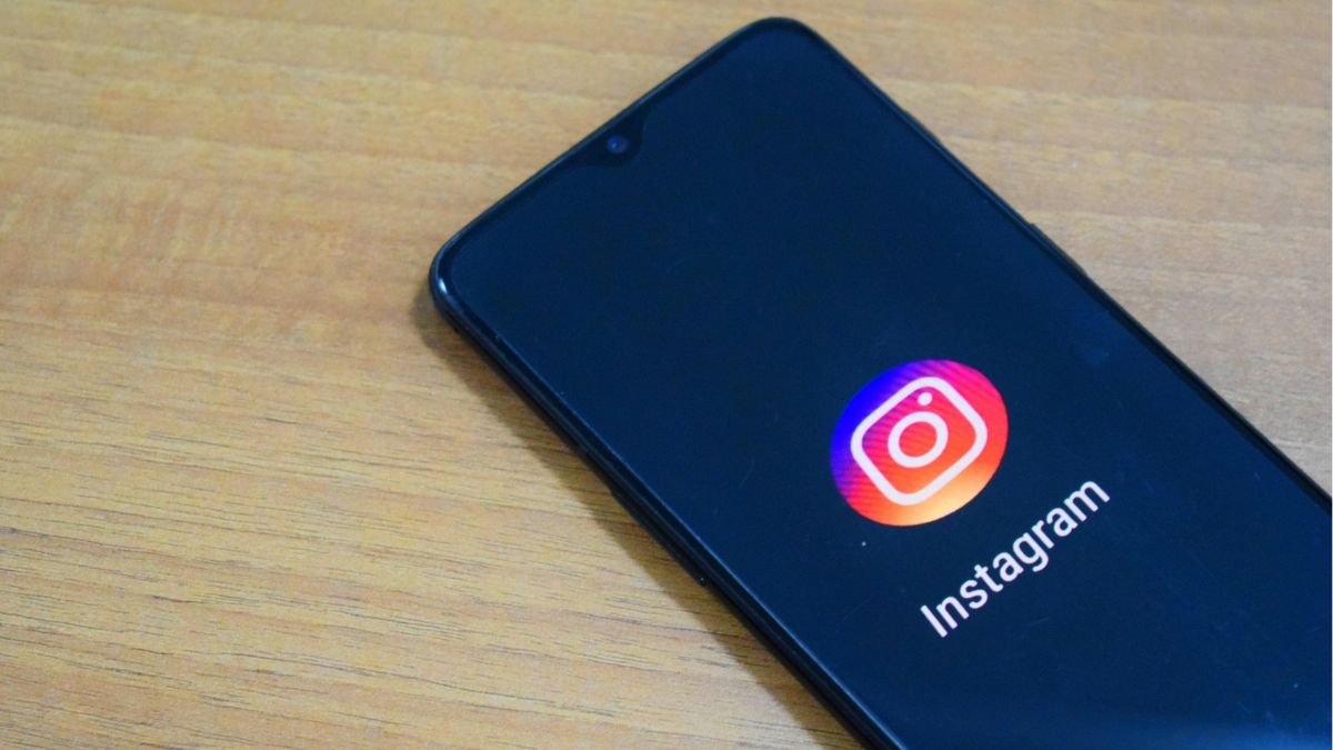 Meta Is Testing Instants, a New App Focused on Disappearing Photos
