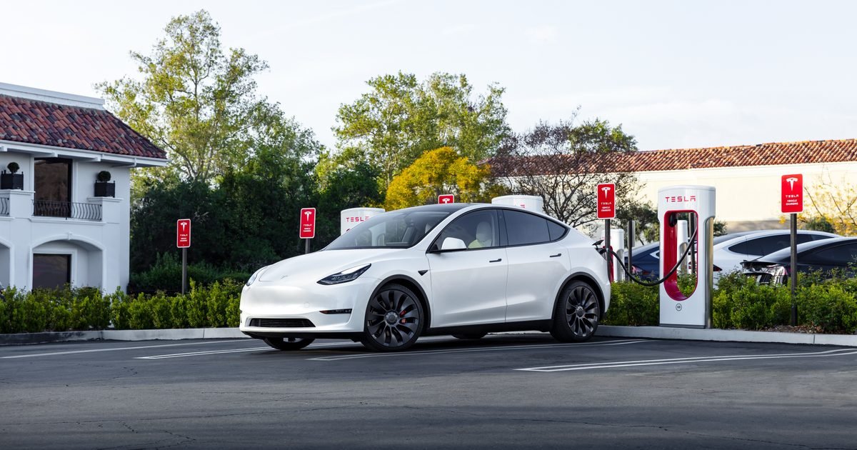 CarPlay is still on track for Tesla cars, but you might have to wait longer