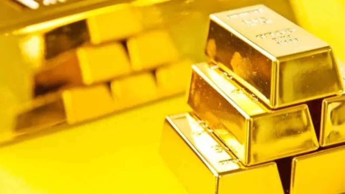 Gold rebounds to Rs 1.48 lakh/10g after early slump