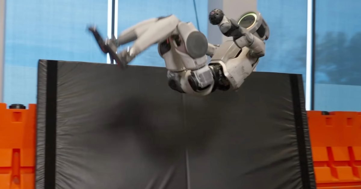 Watch the Atlas robot’s bloopers before it finally nails a challenging move