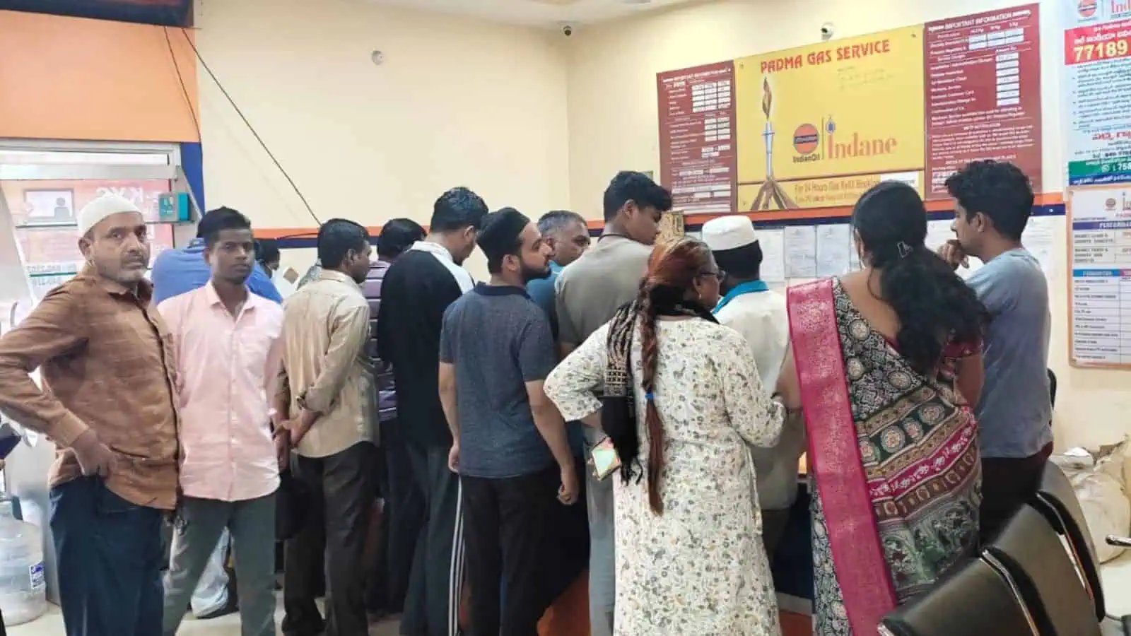 LPG shortage rumours spur panic booking among residents in Hyderabad